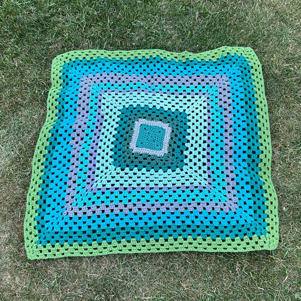 🔥5/$25  29in sq Crocheted Lapghan - Lap Blanket - Handmade - Lime/Teal